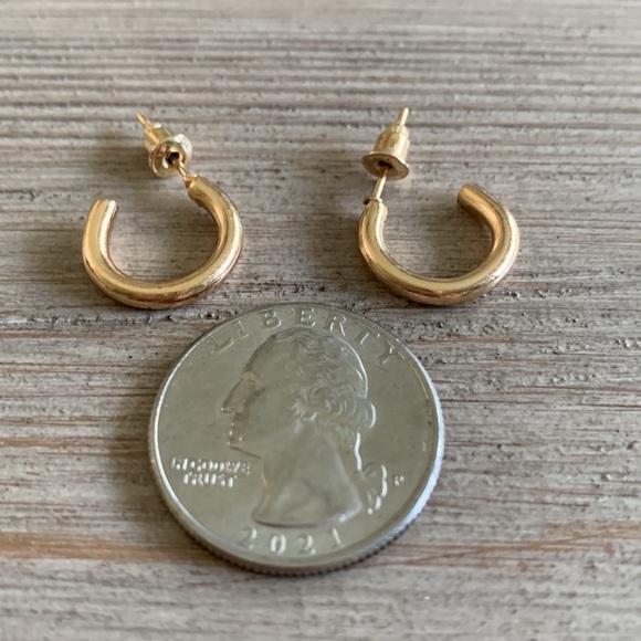 6/$8 NEW Gold Tone Hoop Earrings - Picture 6 of 8